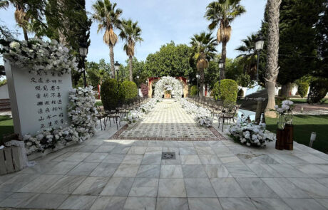 Sesión fotográfica de los novios en los jardines de Hacienda Azahares, Sevilla