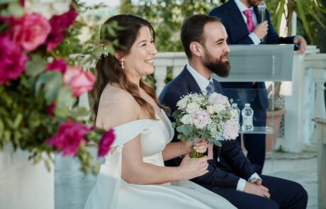 Novios celebrando su boda en los jardines de Hacienda Azahares, Aljarafe Sevillano, Sevilla