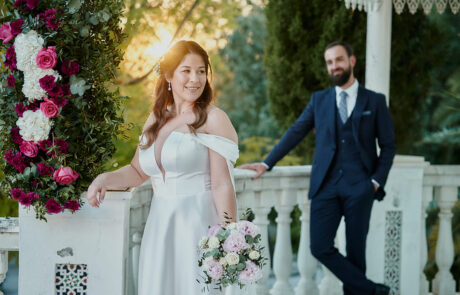 Sesión fotográfica de los novios en los jardines de Hacienda Azahares, Sevilla