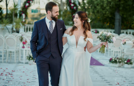 Sesión fotográfica de los novios en los jardines de Hacienda Azahares, Sevilla