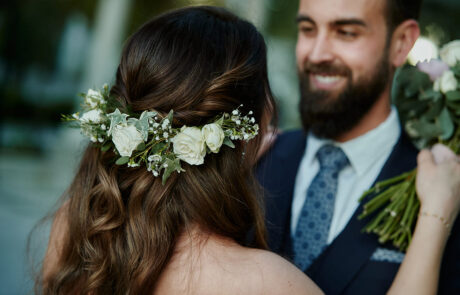 Sesión fotográfica de los novios en los jardines de Hacienda Azahares, Sevilla