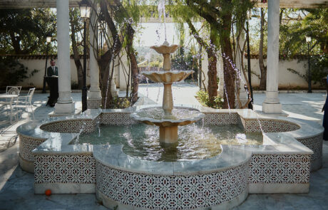 Jardines de Hacienda Azahares, Aljarafe Sevillano, Sevilla, con vegetación y senderos naturales