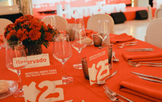 eventocorporativo-hacienda-azahares-homeserver-aniversario (19) Montaje de salón para cena de gala en Hacienda Azahares, hacienda de eventos en el Aljarafe sevillano