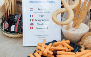 Presentación de aperitivos y catering para evento en hacienda de celebraciones en Sevilla